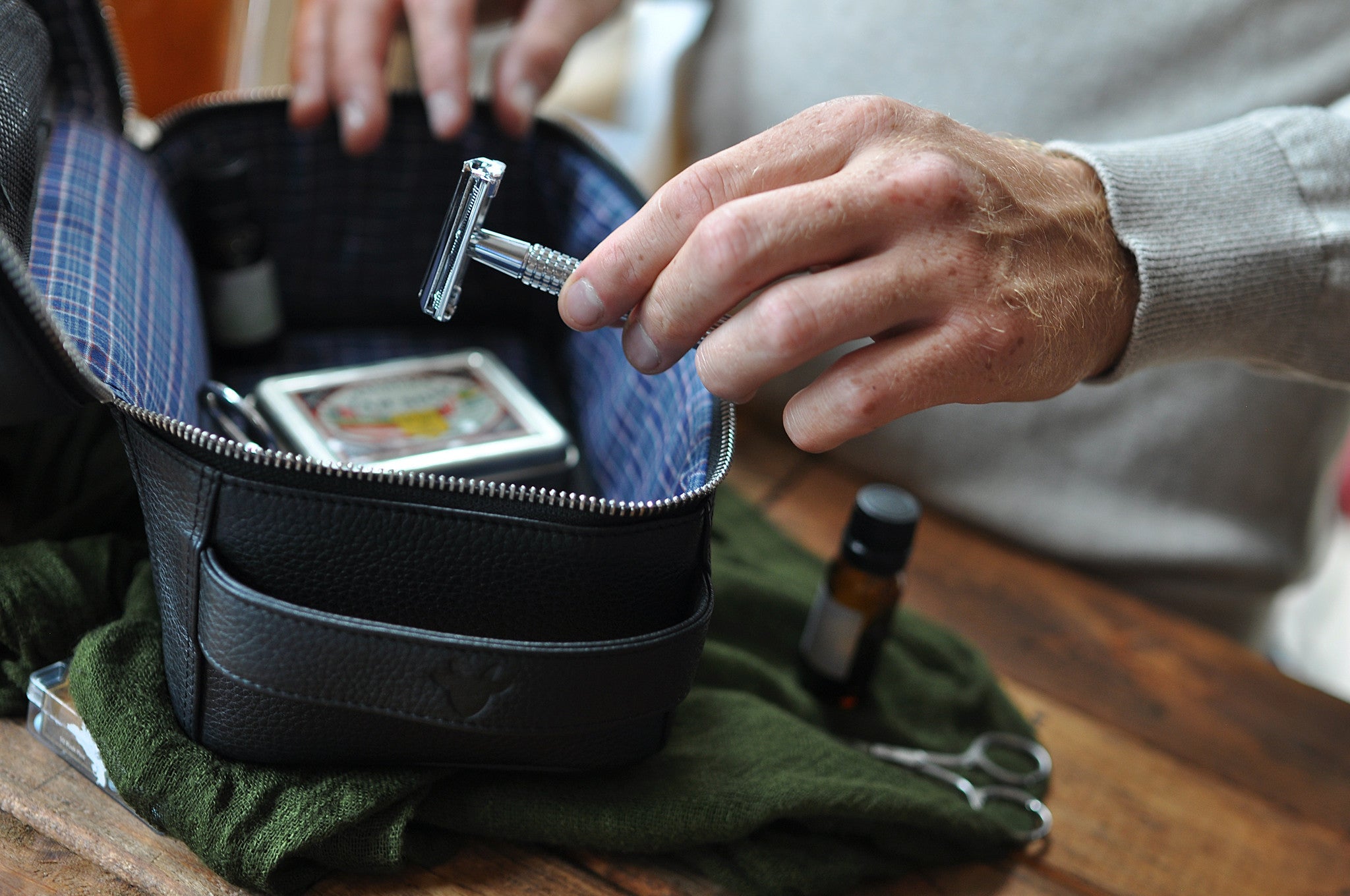 Men's Kiko Premium Leather Dopp Kit — Large